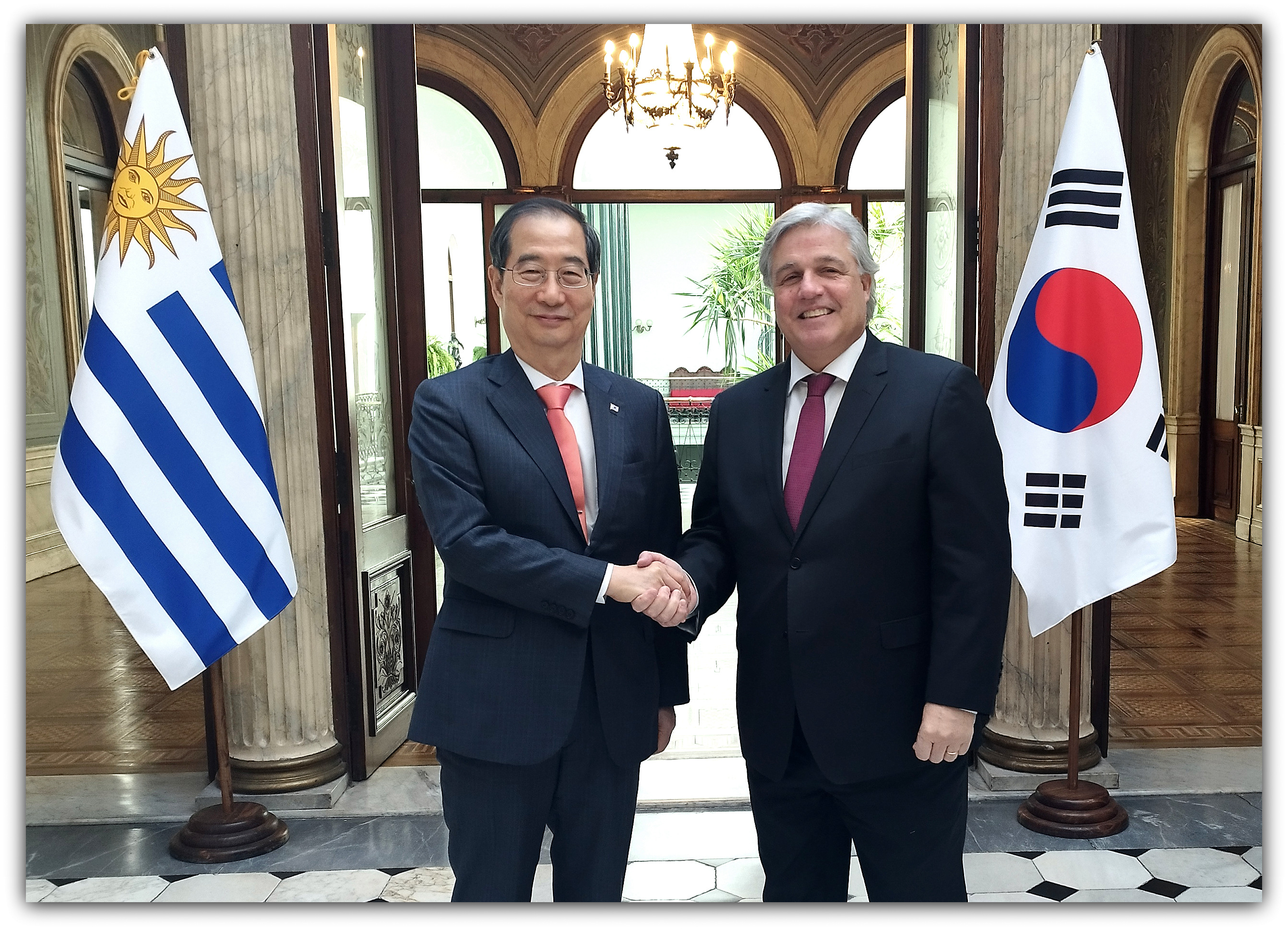 Canciller Bustillo recibe a Primer Ministro de Corea