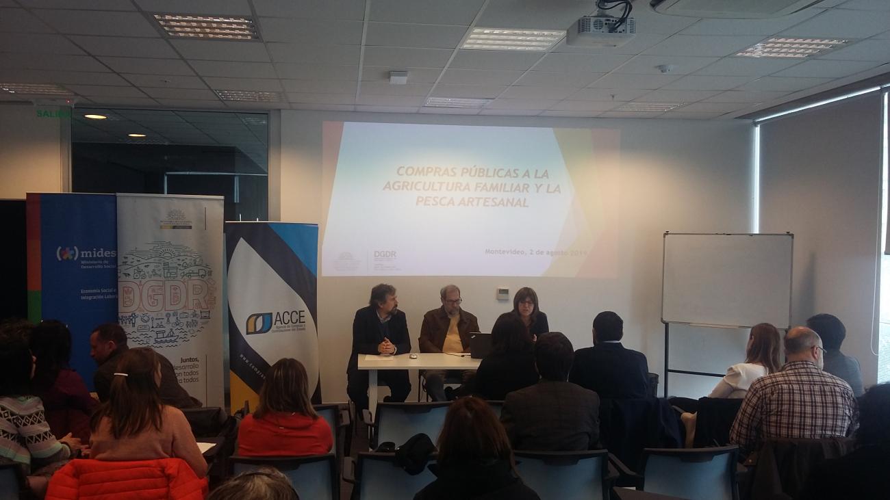 Autoridades de ACCE, MGAP y MIDES presentan el régimen de Agricultura familiar y pesca artesanal. ""