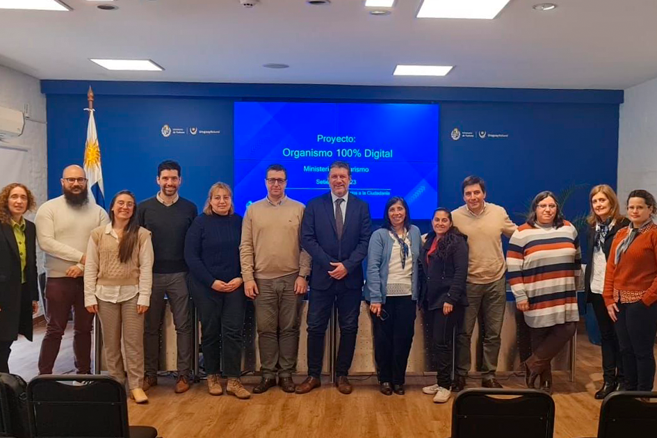 Equipo del Ministerio de Turismo y Agesic en el lanzamiento del proyecto