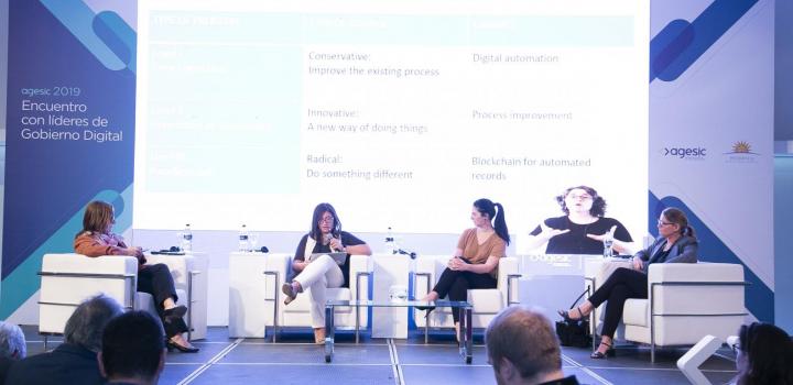 Charla "Los desafíos de la transformación digital", con oradoras de Portugal, Canadá y Dinamarca.