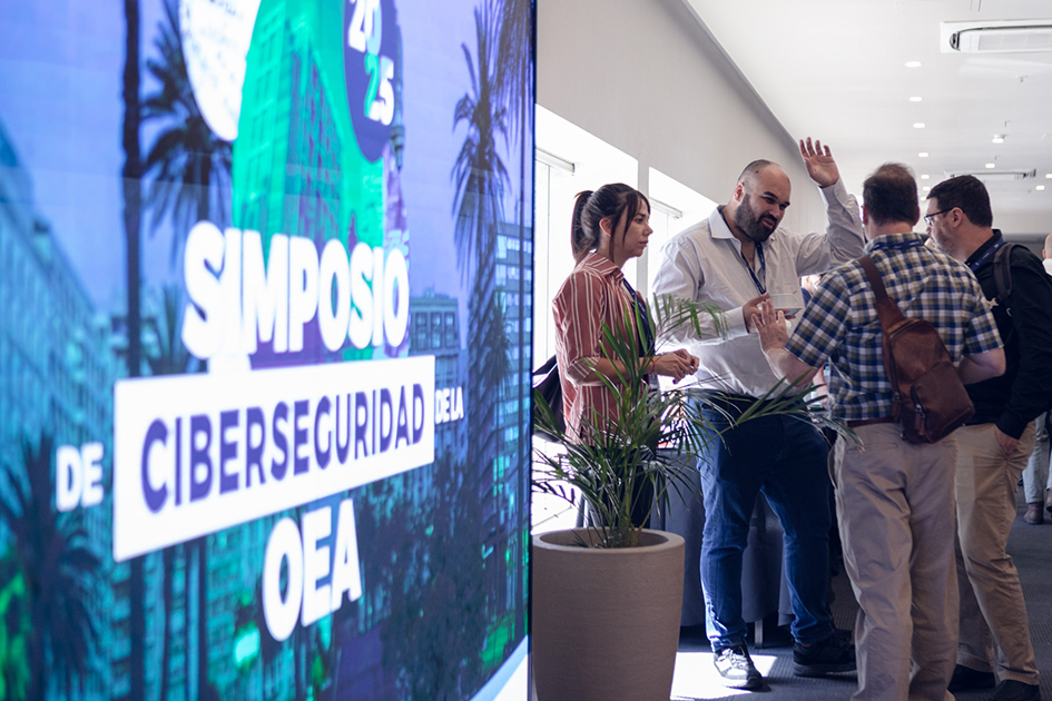 Simposio de Ciberseguridad  Simposio de Ciberseguridad + OEA