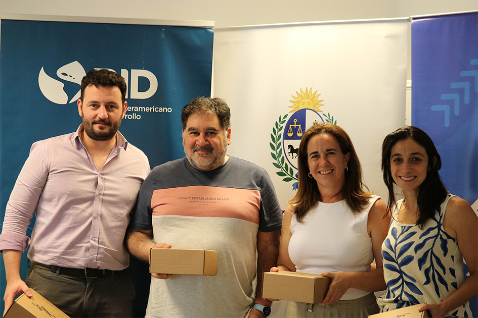 Grupo 1 del Datacamp parados para foto grupal.