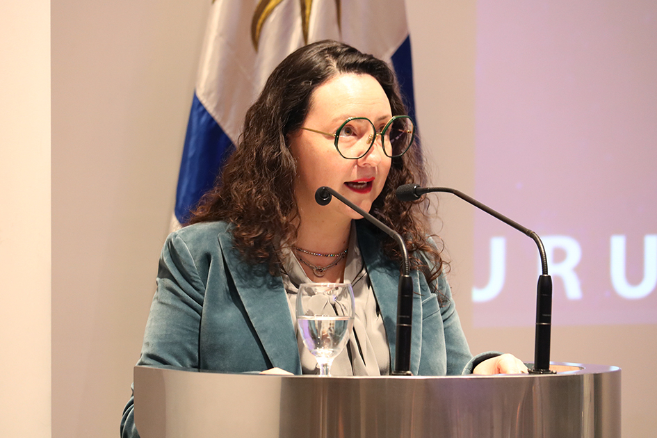 Gisselle Burbano, especialista regional de Ciencias de la Unesco Gisselle Burbano, especialista regional de Ciencias de la Unesco, brindando palabras de apertura