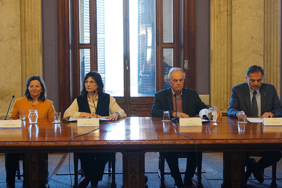 Autoridades durante la apertura del seminario internacional De izquierda a derecha: Cristina Zubillaga, Blanca Rodríguez, Daniel Borbonet y Stefano Pettinato.