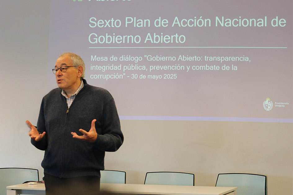 Daniel Mordecki, director ejecutivo de Agesic Daniel Mordecki, director ejecutivo de Agesic brindando palabras de bienvenida