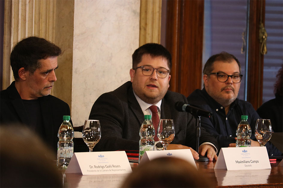 Maximiliano Campo, diputado participando en la ronda de presentación