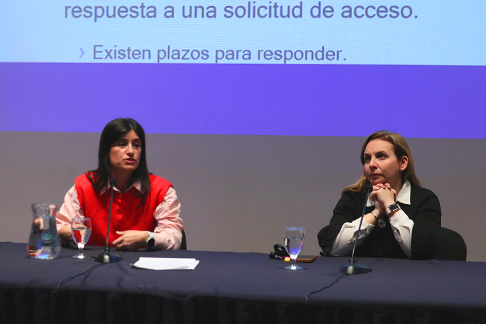 Natalia Castro y Lylian Massarino asesoras jurídicas de la UAIP y de la URCDP