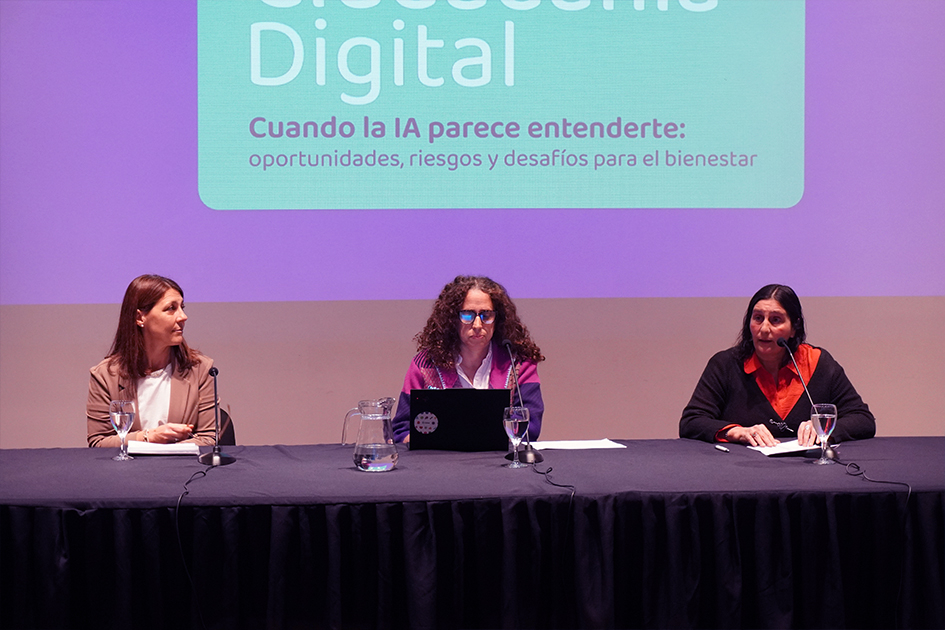 Virginia Pardo, Fiorella Haim y Carolina Pallas en la apertura de Jornandas Virginia Pardo, Fiorella Haim y Carolina Pallas en la apertura de Jornandas