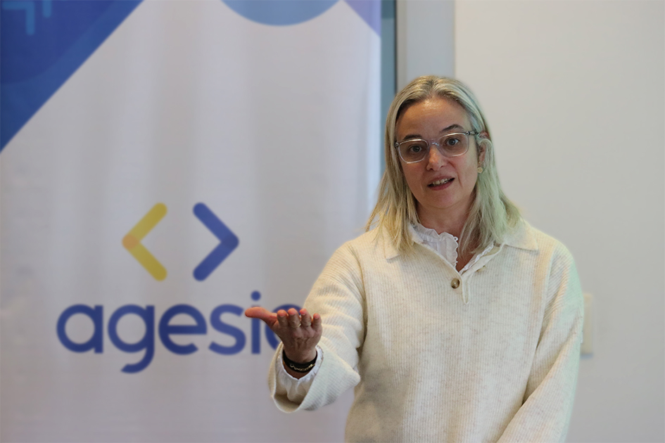 María Eugenia Corti, directora del área de Seguridad de la información de Agesic María Eugenia Corti, directora del área de Seguridad de la información de Agesic, exponiendo