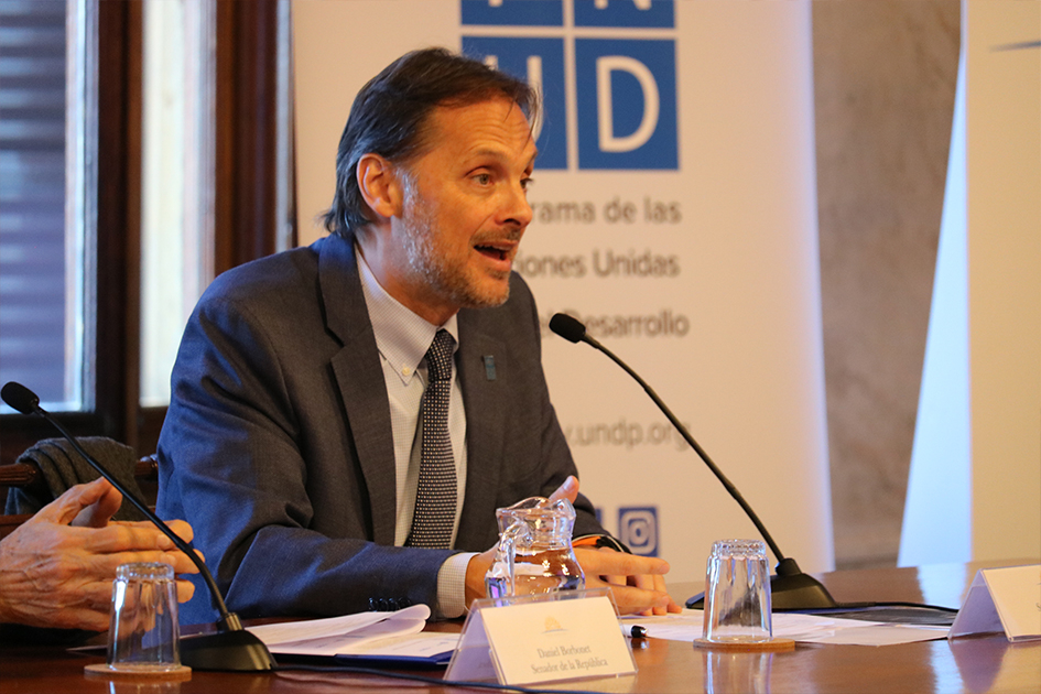 Steffano Pettinato Stefano Pettinato durante la apertura del seminario internacional