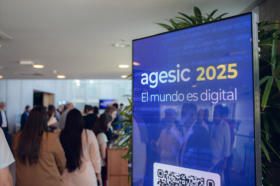 Lobby del evento con totem digital