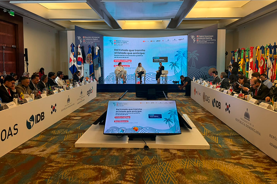 Autoridades en el panel de apertura del día 4 de la Reunión Ministerial