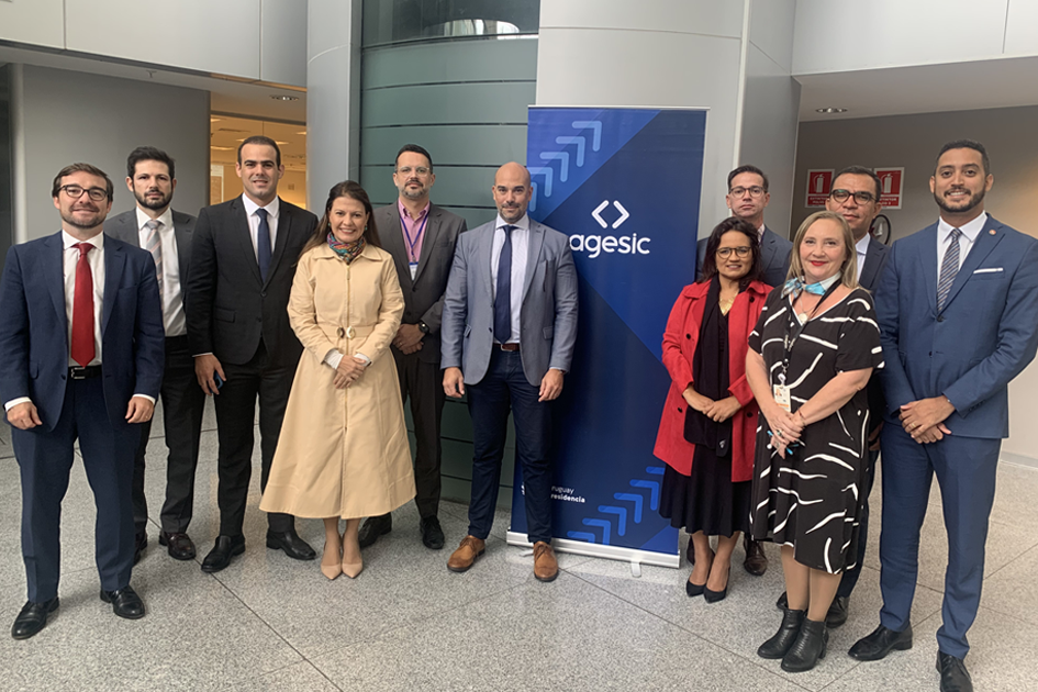 Hebert Paguas y Laura Amado junto a representantes del gobierno de Alagoas. Hebert Paguas y Laura Amado junto a representantes del gobierno de Alagoas.