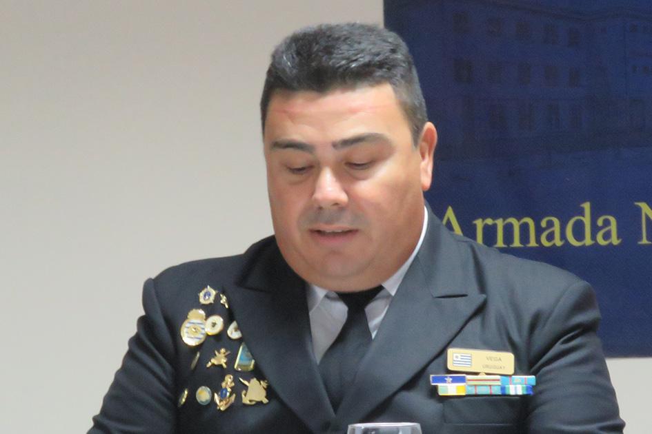 Capitán de navío Alejandro Vega de la Escuela de Guerra Naval (Esgue) Capitán de navío Alejandro Vega de la Escuela de Guerra Naval (Esgue)