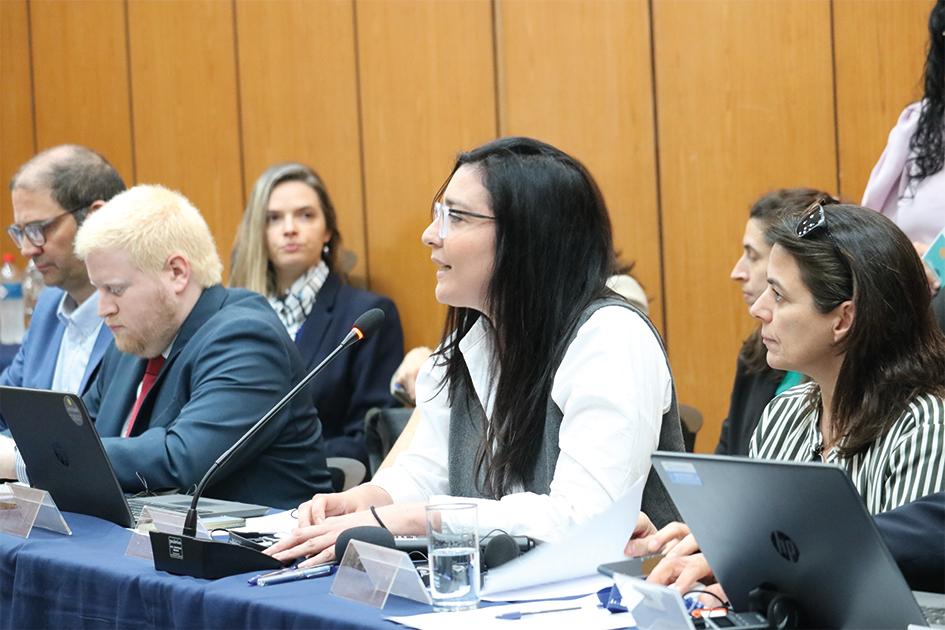Memorándum de entendimiento entre Estados Unidos y Uruguay Autoridades participando del la reunión y exponiendo durante el encuentro
