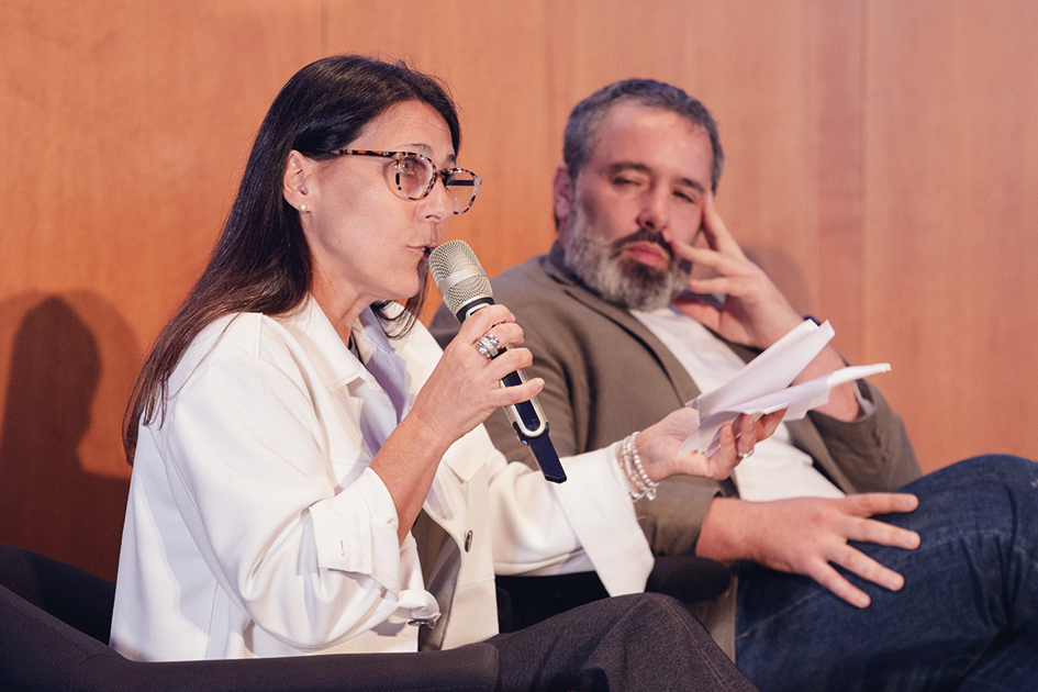 Virginia Pardo, directora del área Sociedad de la Información de Agesic Virginia Pardo, directora del área Sociedad de la Información de Agesic moderando el panel