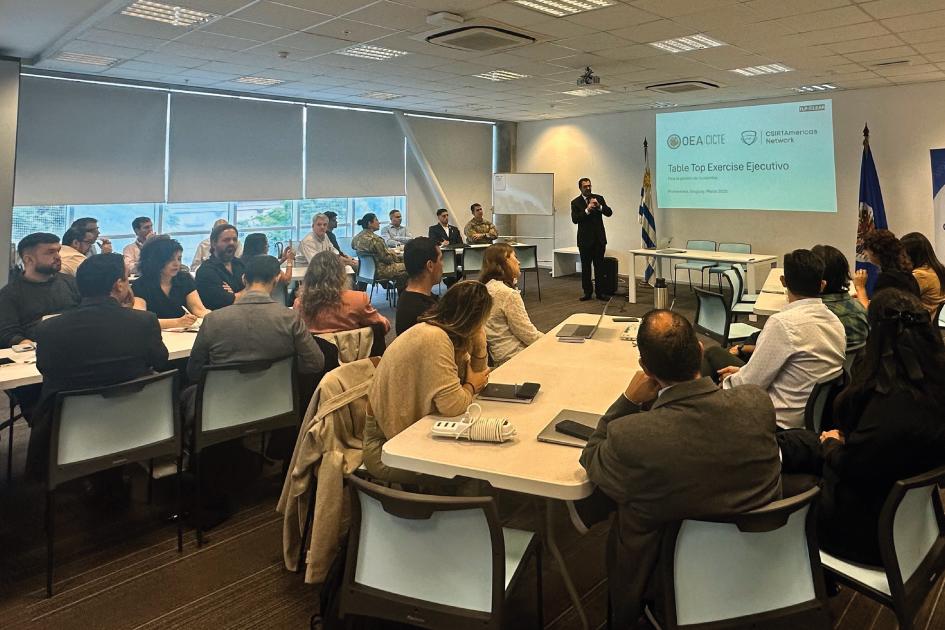 CSIRTAmericas Week: Capítulo Uruguay Personas participando del encuentro de CSIRTAmericas Week: Capítulo Uruguay