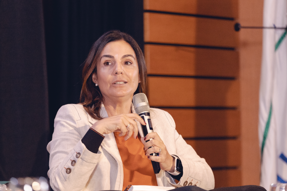 Ana Inés Echavarren, CEO de Infocorp Ana Inés Echavarren, CEO de Infocorp exponiendo durante el panel