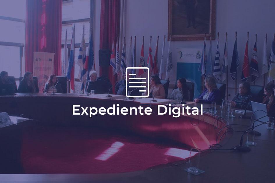 Expediente digital Expediente digital, personas reunidas en el Congreso de Intendentes