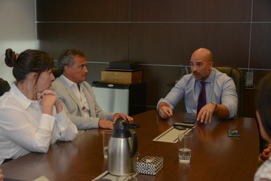Integrantes del gobierno de Argentina y Agesic durante la visita del 2 de febrero Integrantes del gobierno de Argentina y Agesic durante la visita del 2 de febrero