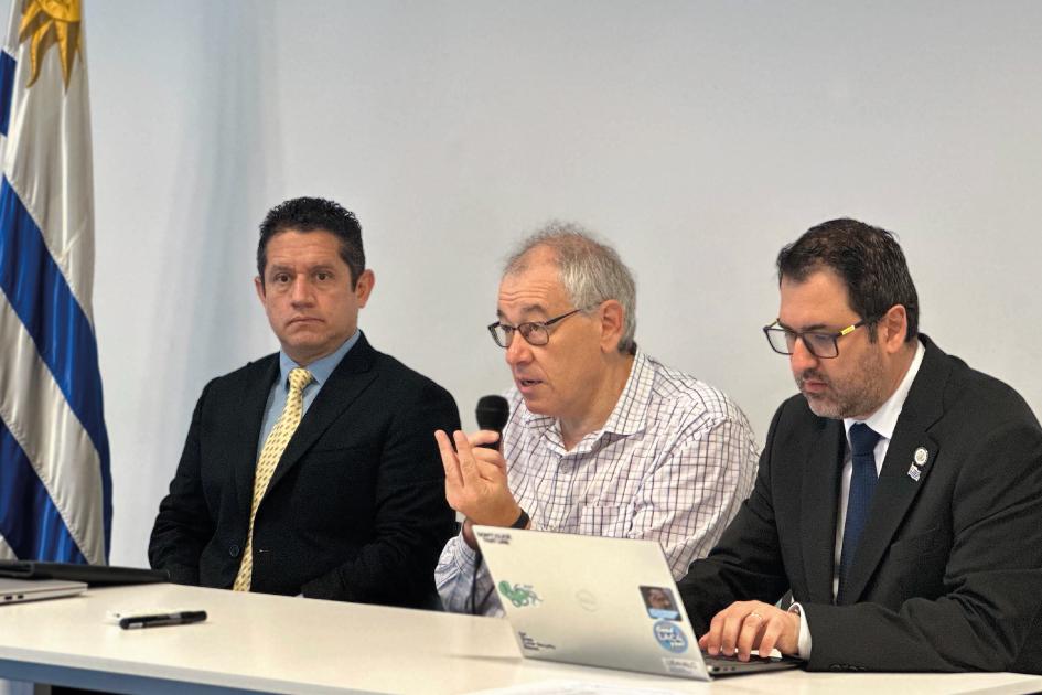 Volker Esteves Fuentes, Daniel Mordecki, Jorge Mora Flores Autoridades en la apertura de CSIRTAmericas Week: Capítulo Uruguay