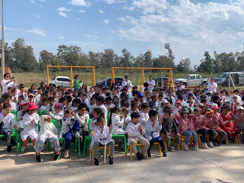 Estudiantes de las escuelas ganadoras del concurso.