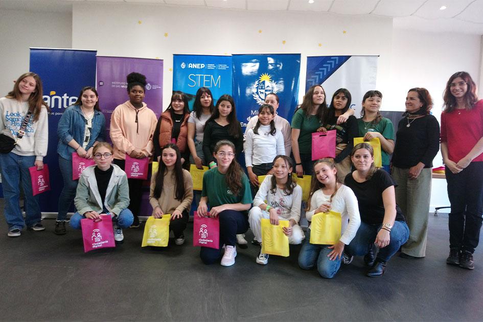 Participantes del concurso durante la entrega de premios Participantes del concurso durante la entrega de premios