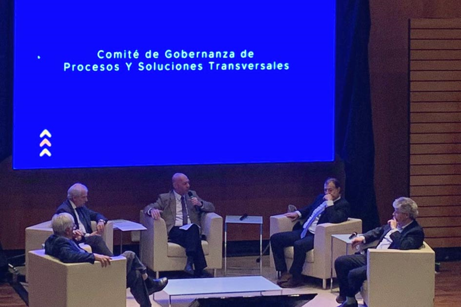 Der. a izq.: Marcelo Guinovart, Conrado Ramos, Hugo Odizzio, Fernando Sánchez y Carlos Petrella Der. a izq.: Marcelo Guinovart, Conrado Ramos, Hugo Odizzio, Fernando Sánchez y Carlos Petrella