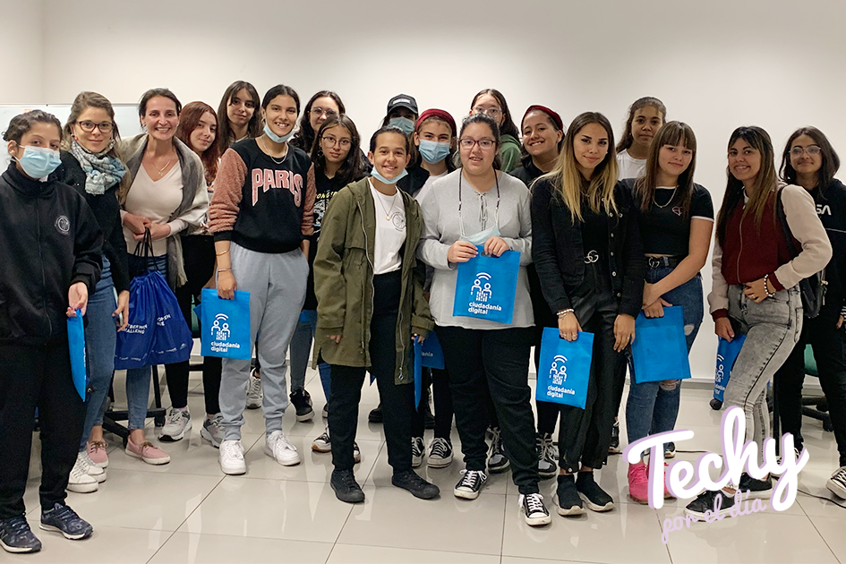 Jóvenes en el Día Internacional de las TIC Jóvenes en el Día Internacional de las TIC