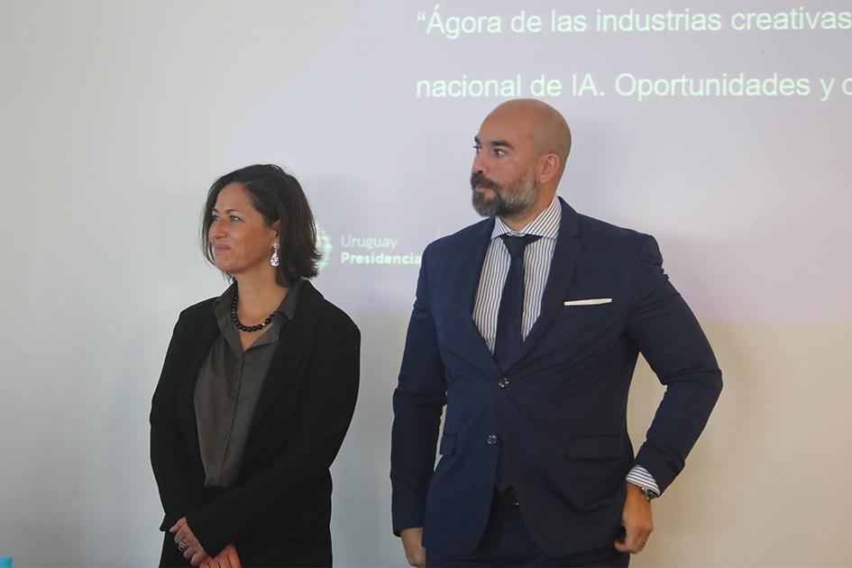 Hebert Paguas y Carla Redaelli Autoridades participan de la Mesa de diálogo sobre inteligencia artificial e industrias creativas