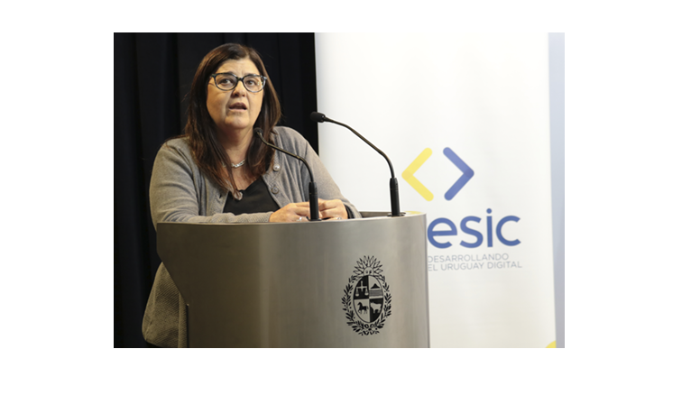  Susana Dornel en la Sala de Prensa de torre ejecutiva norte