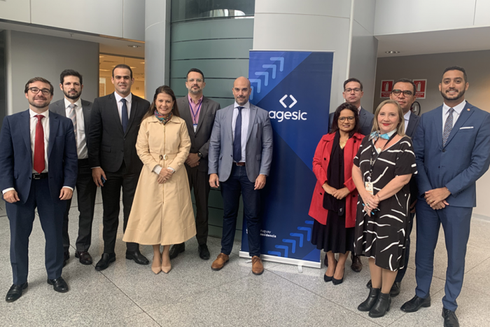 Hebert Paguas y Laura Amado junto a representantes del gobierno de Alagoas. Hebert Paguas y Laura Amado junto a representantes del gobierno de Alagoas.