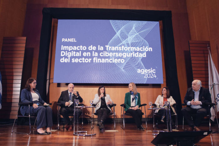 Exponentes del Panel Impacto de la transformación digital en la ciberseguridad del sector financiero