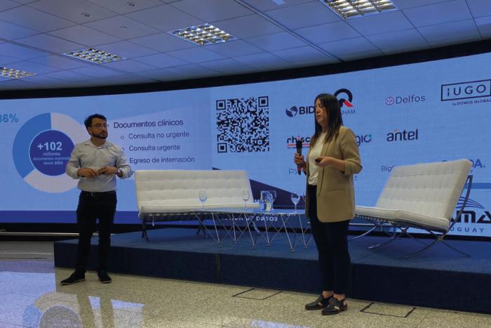 Equipo de Salud Digital de Agesic realizando una presentación