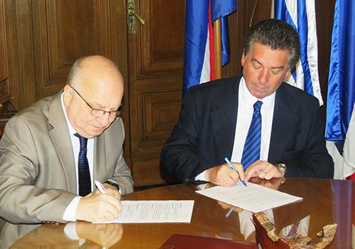 firma-parlamento-agesic.jpg firma-parlamento-agesic.jpg