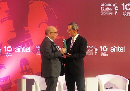 premio-trayectoria-clastornik.jpg