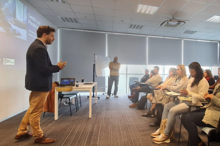 Participantes de la capacitación sobre gestión de procesos de negocio Participantes de la capacitación sobre gestión de procesos de negocio