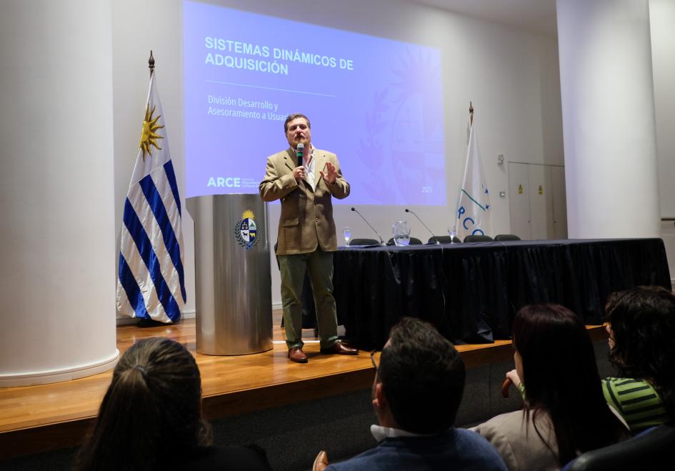 Capacitaciones sobre Sistemas Dinámicos de Adquisición en Torre Ejecutiva Capacitaciones sobre Sistemas Dinámicos de Adquisición en Torre Ejecutiva