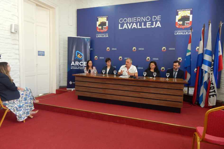 Firma convenio ARCE - IDL