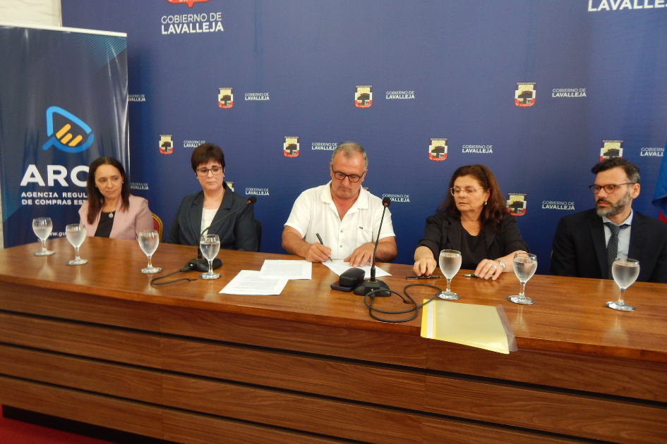 Firma convenio ARCE - IDL