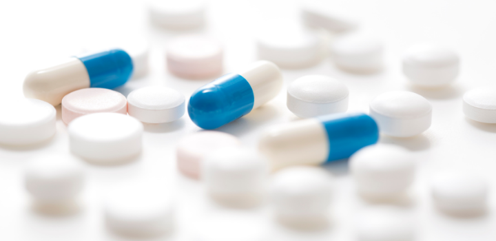 DNMA Medicamentos de color blanco y azul