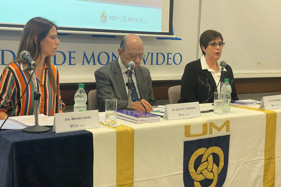 Directora de ARCE participó en jornada en UM