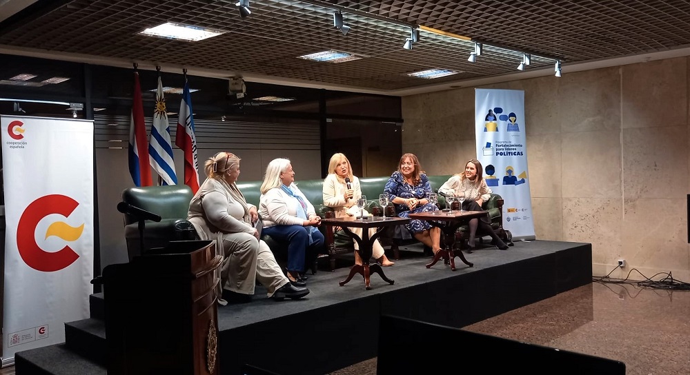 Lanzamiento del programa Fortalecimiento para líderes políticas