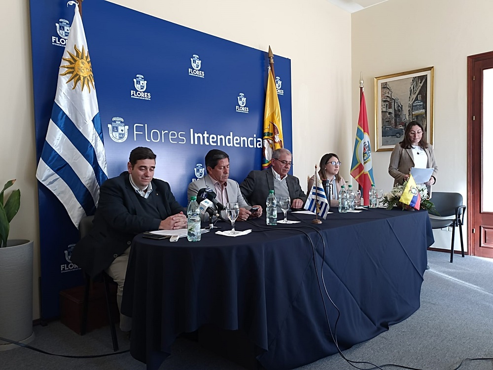 Firma de convenio para potenciar a geoparques mundiales de la Unesco de Uruguay y Ecuador