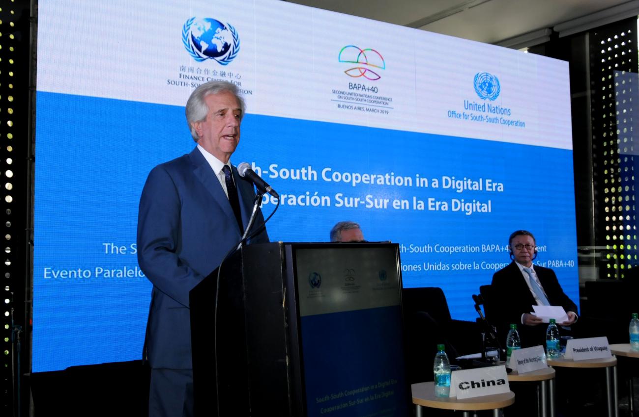 Presidente Vázquez disertó sobre Cooperación en la era digital