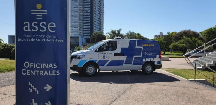 Entrega de ambulancia para Artigas