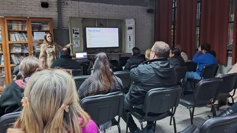 Charla informativa en sede de UTU de la calle Seregni, en la ciudad de Tacuarembó