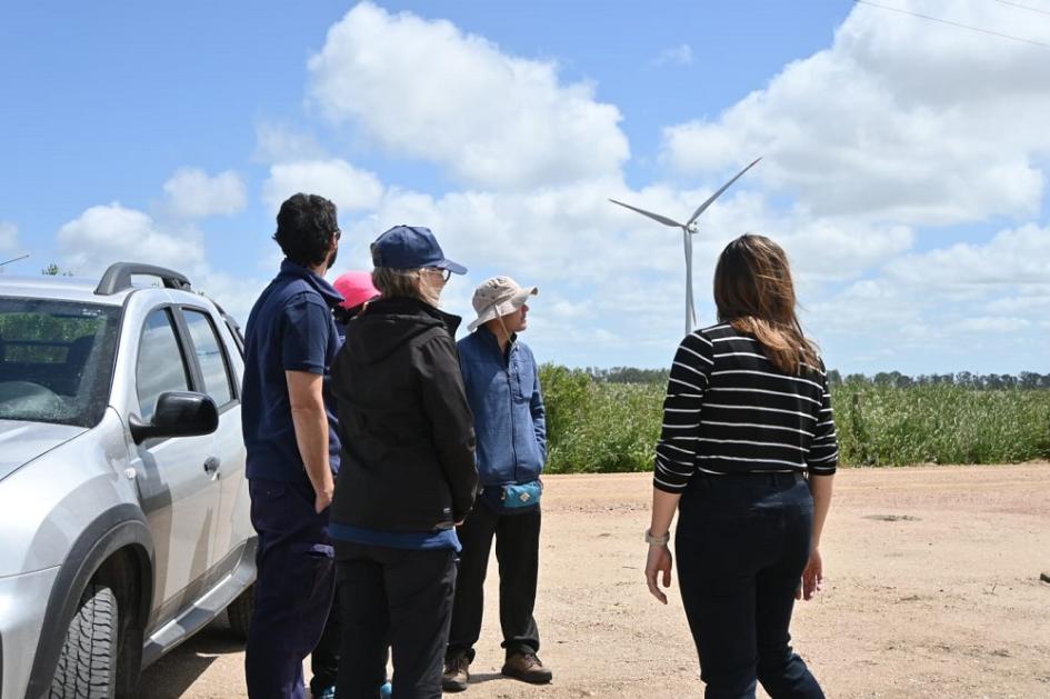 Equipos técnicos realizando visitas en el territorio en Uruguay.