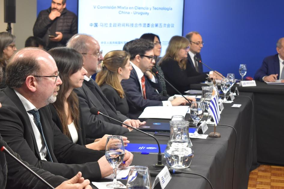 V Comisión Mixta China - Uruguay