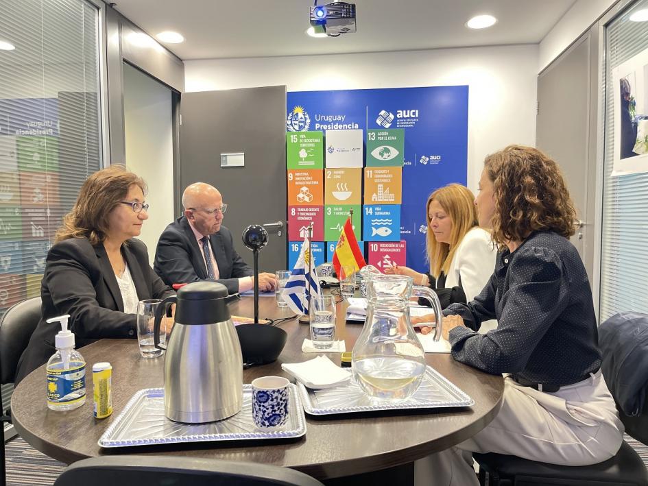 Reunión de trabajo con FECYT Reunión de trabajo con FECYT